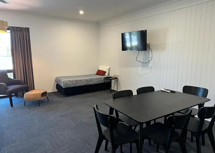 Longreach Motor Inn
