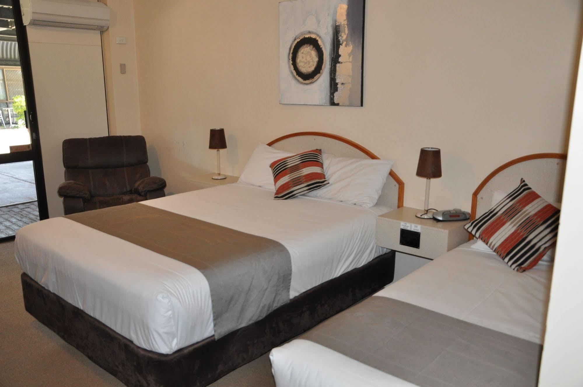 Motor Motel 3*